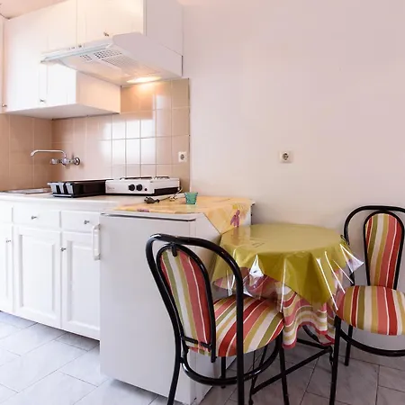 Apartment Oasis 2 *